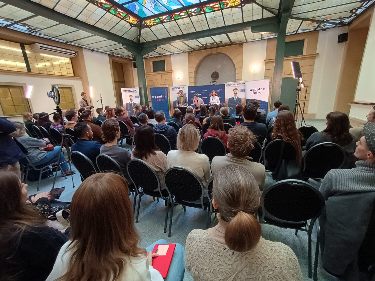 ✨ Nasz radny Sławomir Czerwiński oraz Marta Kaluch-Tabisz w minioną sobotę reprezentowali nasze stowarzyszenie podczas wydarzenia Wspólnego Jutra we Wrocławiu - "Teleturniej o Polskę".