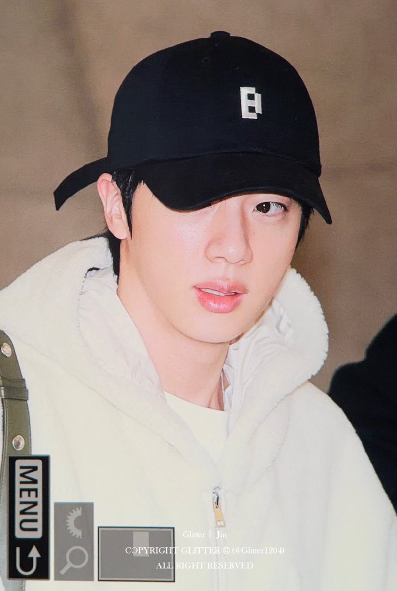 턱 진짜 한 줌인 거 너무 근본잇고 조으네...