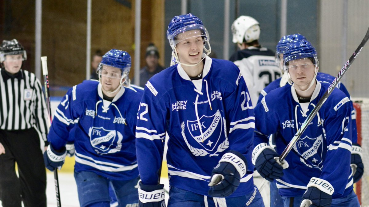 Derbyseger! 🔥

Vi besegrar ärkerivalen Sunne IK med 6-4 inför 686 åskådare i Munkfors Arena! ✅

Albinsson och Owesten prickade in två mål vardera. Hittade nätet gjorde även Eriksson och comebackande Forslund. 🚨

Westerlund räddade 19 skott. 🥅

Skott: 47-23. 🏒

Heja IFK! 💪🏼💙