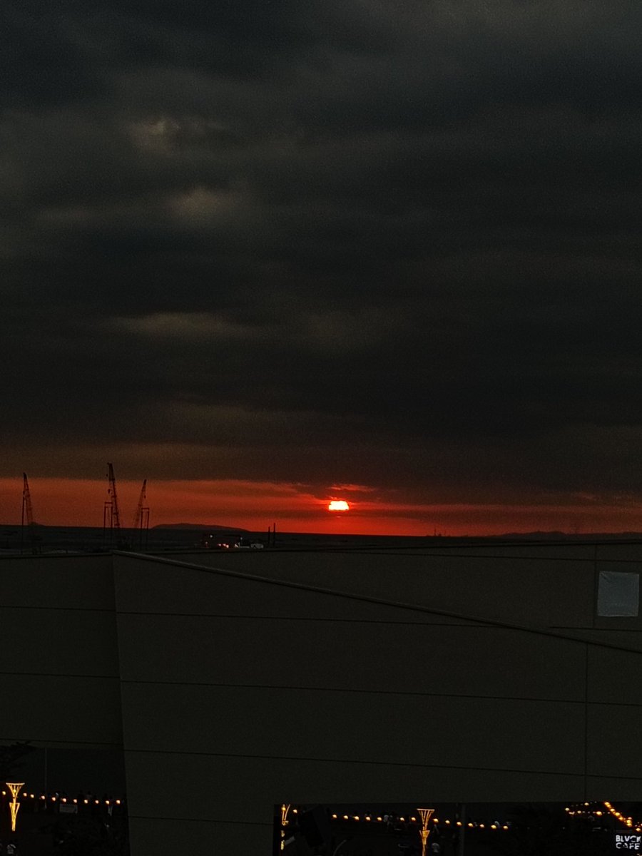 its_rae28's tweet photo. 🌇🌆 https://t.co/bNMHLqGmZ1