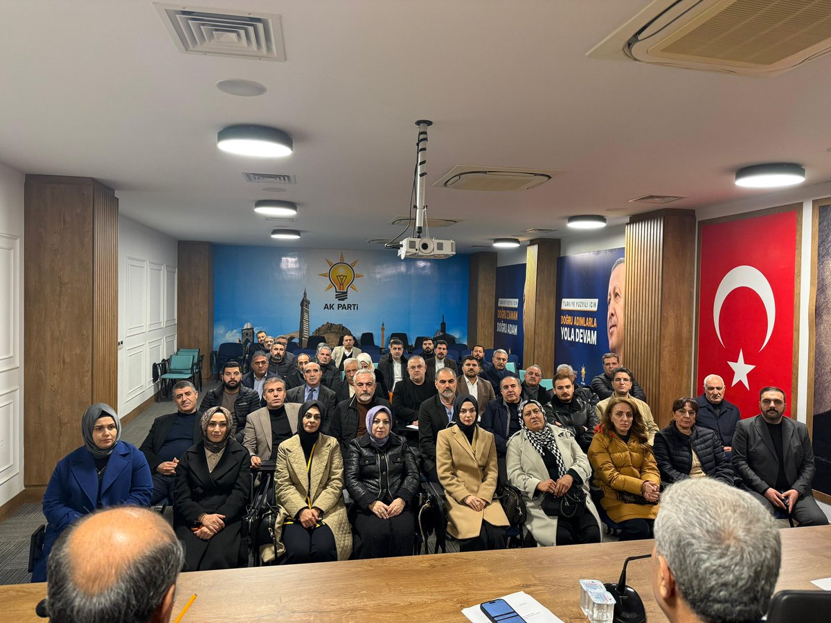 📍AK Parti Diyarbakır İl Başkanlığı

Haftalık Olağan İl Yönetim Kurulu Toplantımızı gerçekleştirdik.
Genel ve yerel gündemi değerlendirdik, çalışmalarımızı müzakere ettik.

Aldığımız kararların ve yaptığımız istişarelerin ilimiz ve davamız için hayırlara vesile olmasını