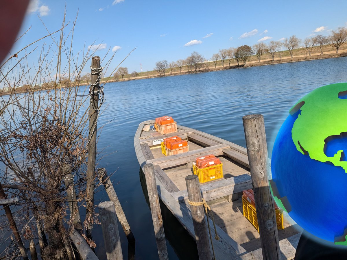 先週
母と映画を見ました
下の2枚の写真は東京で矢切の渡し船に乗った写真です
雰囲気が良くてサイコーでした