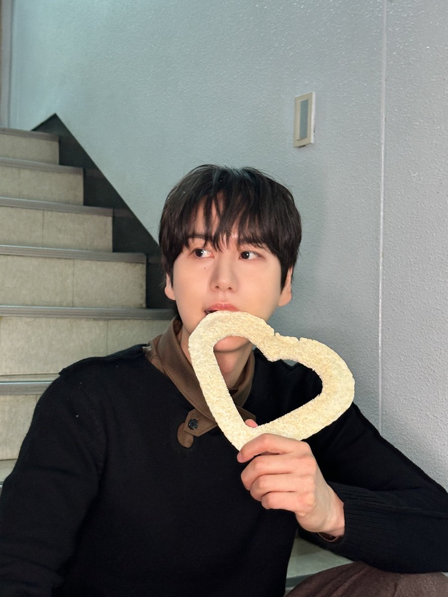 #첫눈처럼_내려온_규현이생일
#규현아_사랑해

아프지말고 건강하게 오래오래 함께하자❤️
