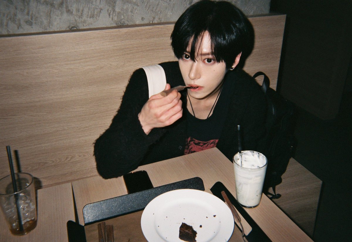 arnopics_'s tweet photo. Arno PlusChat Update

he‘s feeding us with these old picss waaahh https://t.co/czL3lGkHnC