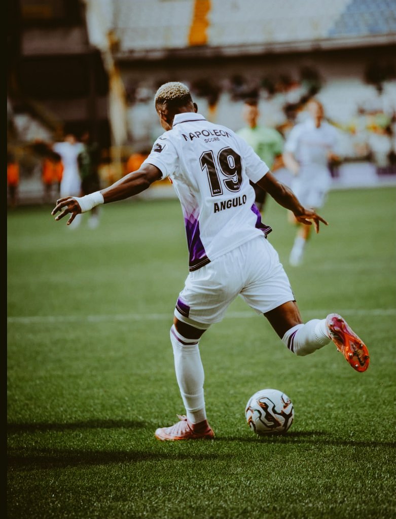 Purple Anderlecht tweet media