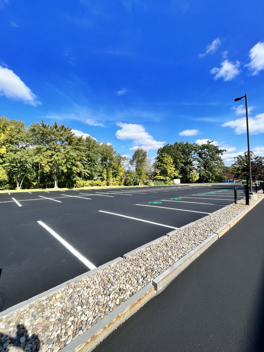 PrestigePaving's tweet photo. Commercial Parking Lot Maintenance 🏗️
📍 Albany, NY 
✔️ Sealcoating ✔️ Hot Crackfill ✔️Striping 

Free Estimates available, Fully Insured https://t.co/MQC8yr95tp