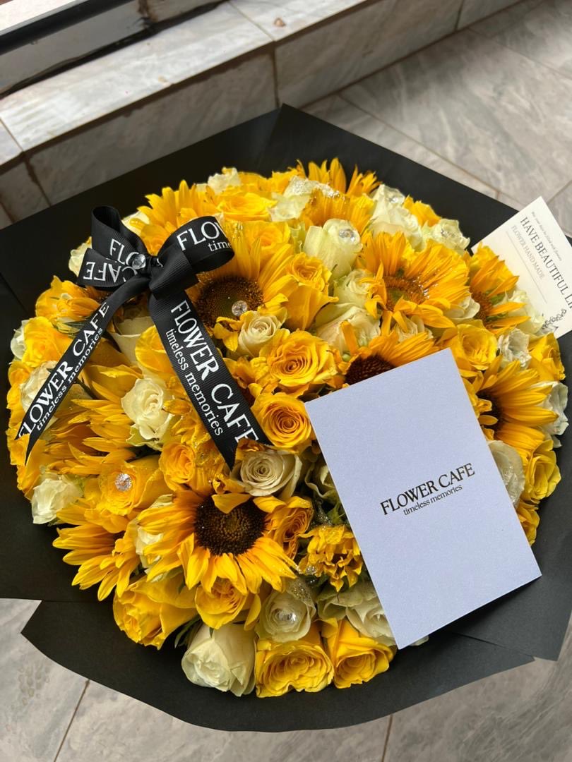 Flowers are not even expensive, that man just hates you😂.
<a href="/Flowercafe_ug/">FlowerCafe ug 🌺💐</a> makes these and more at very affordable prices try them this year u won't regret😍.
Location: Arua Park plaza B1-483D
Contact : 0705068284