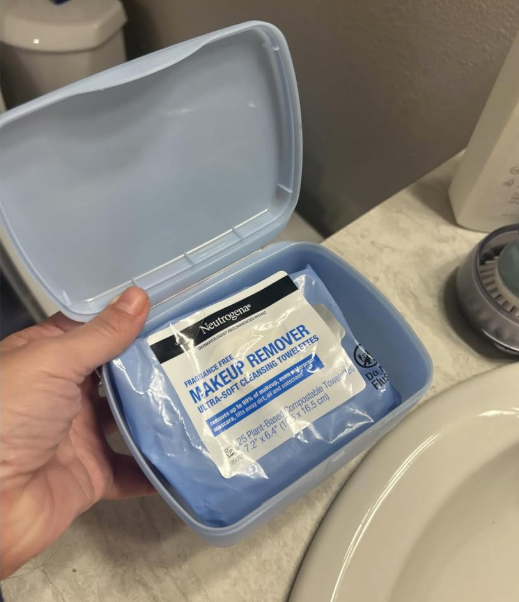 ItalyEstes's tweet photo. Still sleeping with makeup on? 😬
These wipes remove EVERYTHING 💄💦
💥 Now $9.97 (-27%) 
👉 Get yours: https://t.co/Ui2hqMeNpb

#SkincareMustHave #BeautySteals #MakeupCleanse #AmazonFinds #SelfCareRoutine #DermTested #MakeupLovers https://t.co/AHcdwa8H8d