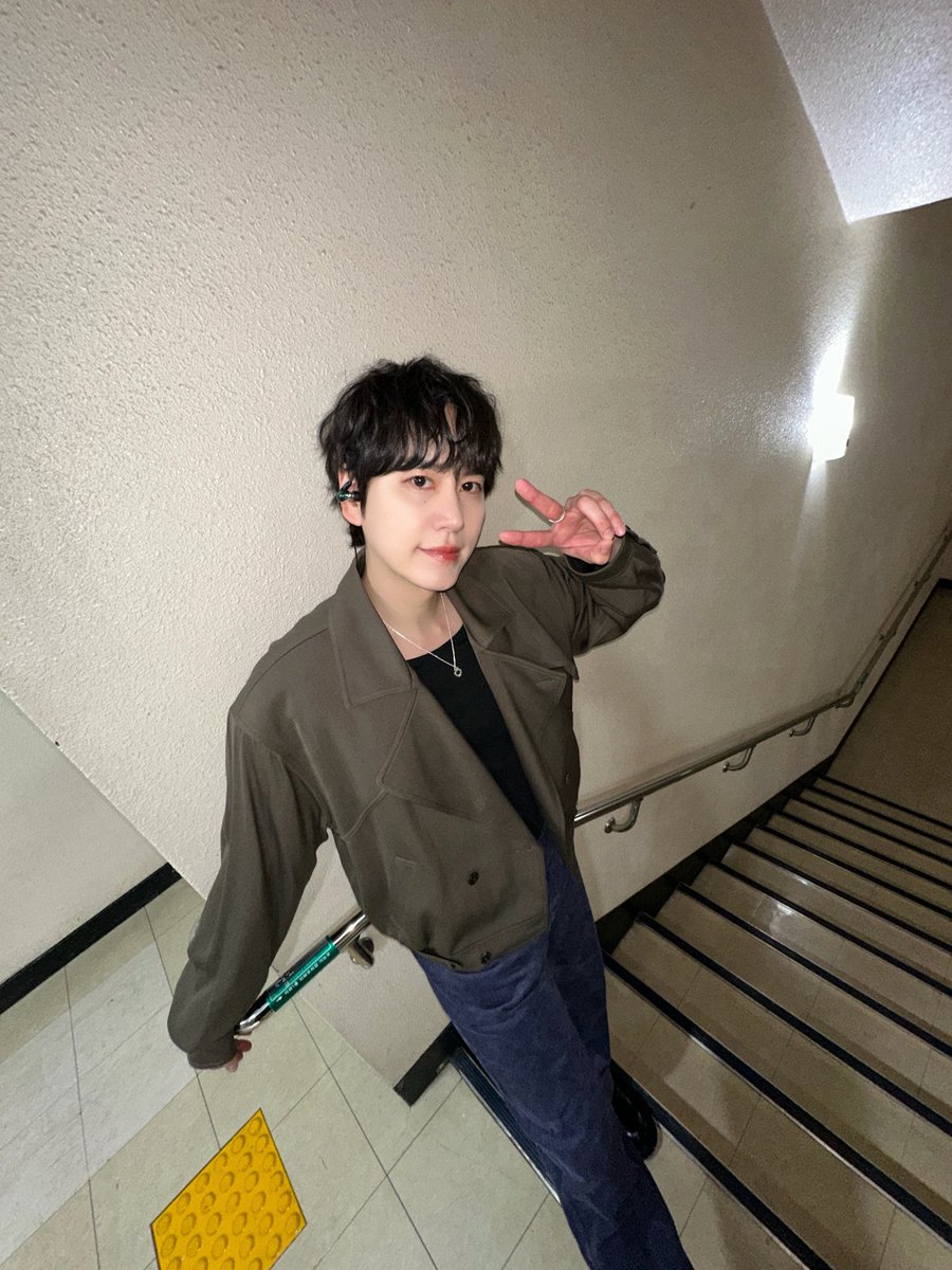 #첫눈처럼_내려온_규현이생일
#규현아_사랑해

생일 축하해!!