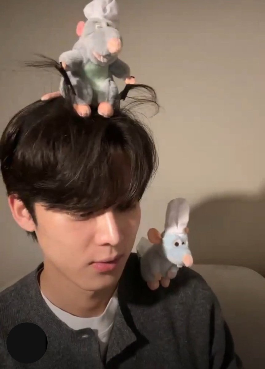 수호 이 꼴을 하고
라따뚜이 좋아합니다.. (수줍
네.너무 잘 알겟어요ㅠ