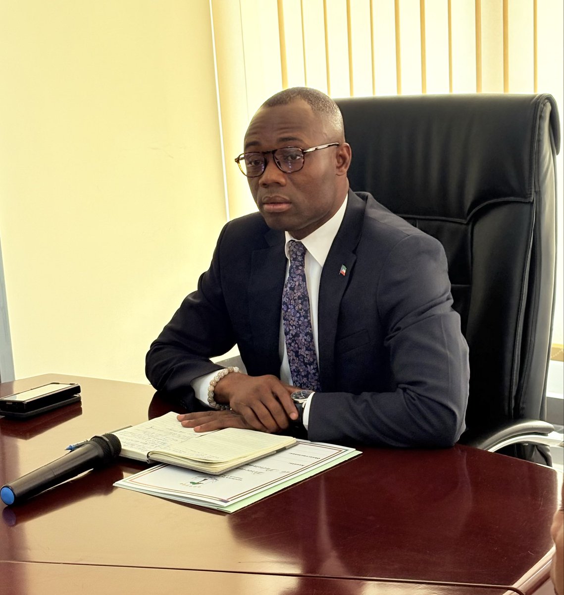 Edjang_Ruben's tweet photo. Como DG de la CAADP, hoy mantuve la 1ª reunión con el personal. Escuché sus inquietudes y les compartí los logros del ejercicio 2025, como el lanzamiento del SIGADE y la inclusión de GE en el informe de deuda del Banco Mundial, además de avanzar los próximos retos institucionales https://t.co/W2zHqRopYa