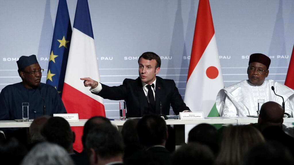 ‼️🇷🇺🇫🇷 Rusia revela plan de Macron para ELIMINAR líderes africanos 

El Servicio de Inteligencia Exterior ruso (SVR) afirmó que el presidente francés, Emmanuel Macron, ha autorizado a sus servicios de inteligencia a desarrollar un plan para eliminar a "líderes indeseables" en