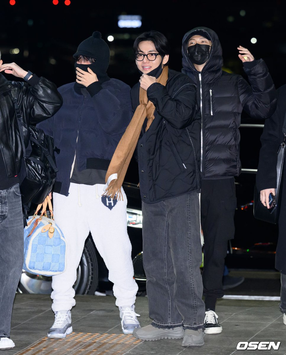 📷 260202 🐯🐻🛫 (2)
#BTSV #태형 #KIMTAEHYUNG #TAEHYUNG #뷔 #V
HAVE A SAFE FLIGHT TAEHYUNG