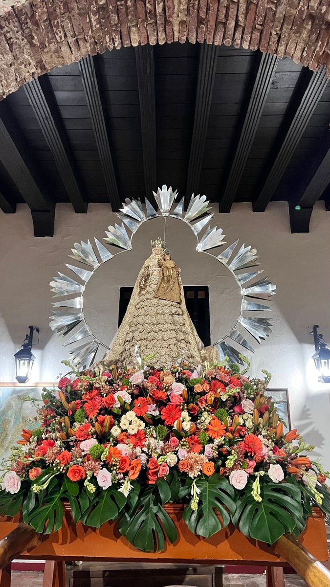 Zadechine's tweet photo. #2feb Hoy los cartageneros y bolivarenses celebramos la Virgen de la Candelaria 🕯️. Que este día nos recuerde que desde lo más alto de la ciudad hay un faro de luz y de esperanza para todos. #FeyTradicion https://t.co/LKu3zwa1w6