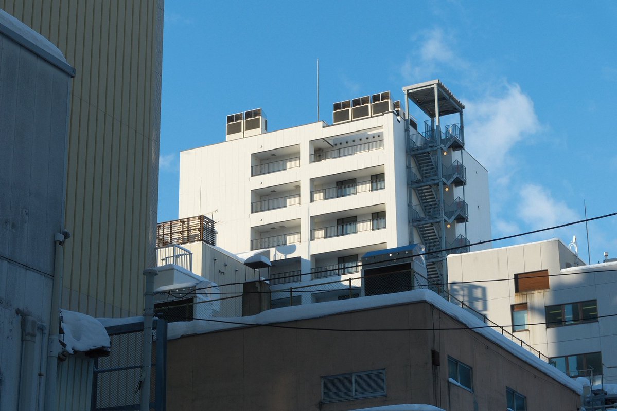 카메라 바꾸고나서 진짜 확실히 확대나 크롭해도 화질 덜 깨지는거같아서 너무너무너무너무너무너무 만족중……🥹 완전 아랑스러움…♡
        ⬅️   x100v                                xt5   ➡️