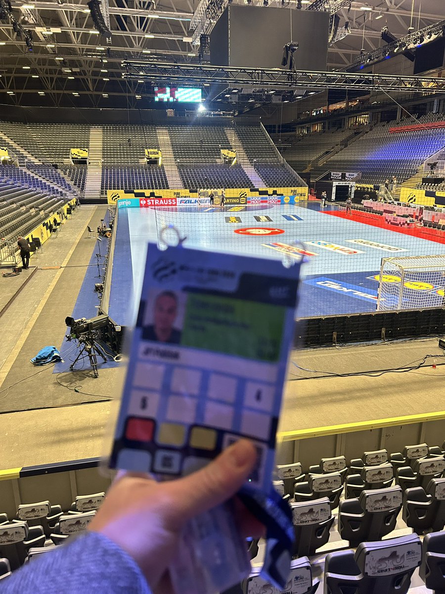 eSports media tweet media