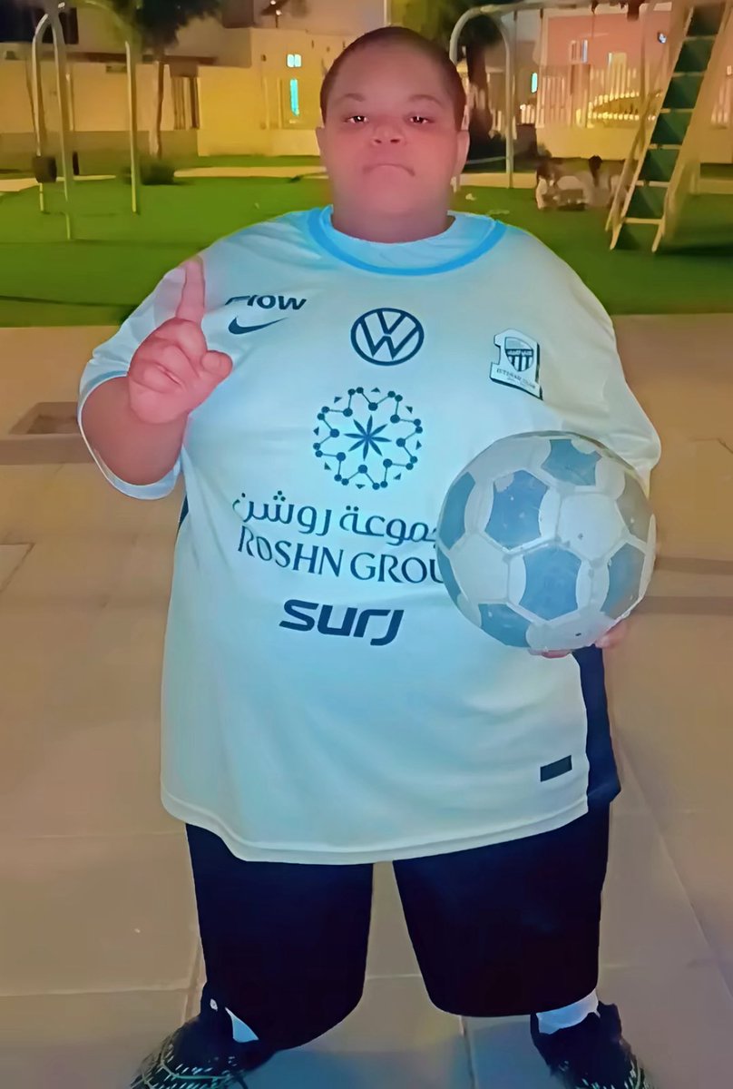 المواليد اللي بيوقع معهم بلانيس ويجون يشقون الدوري