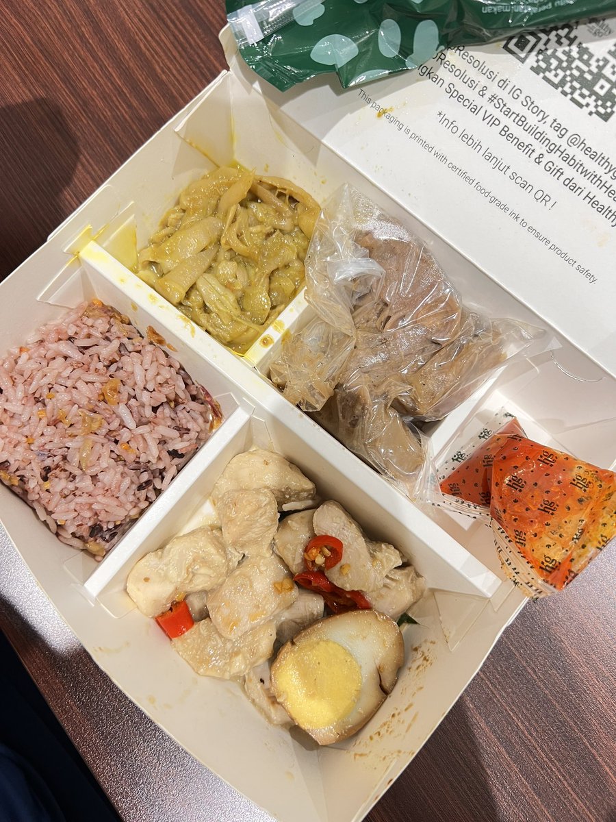 mostthingsso's tweet image. mam siang always healthy go💚