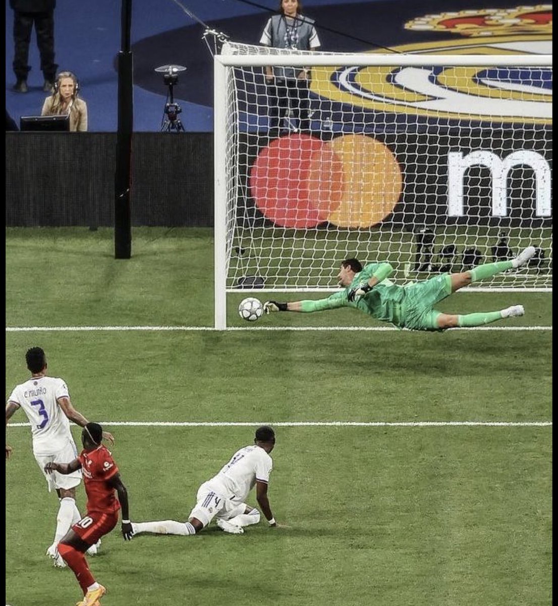Es3_woara's tweet photo. “I guess manè was a fool”😭💔 https://t.co/K62S36PRCB