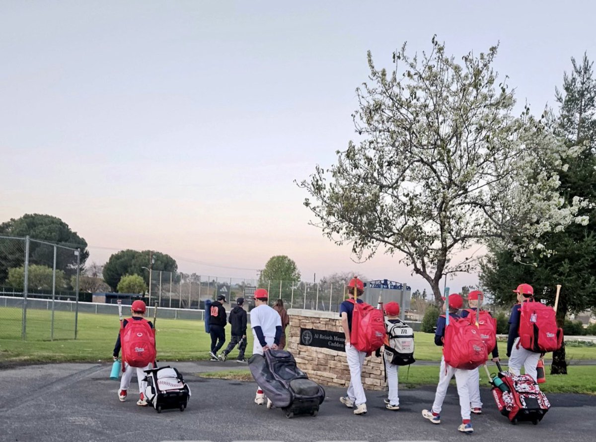 Prime_Yth_Bsbl's tweet image. To be ballin, you gotta b-all-in.

OUR
STANDARDS 
ARE NOT 
HIGH, 
YOUR EFFORT
IS LOW!! 

The fat cuts itself. FUN-da-MENTAL baseball isn’t so FUN. The intricacy of the game is MORE listening👂🏽than playing. 

“You have to LOVE the boring stuff!” - Coach Rene #WorkWins #FarmSystem