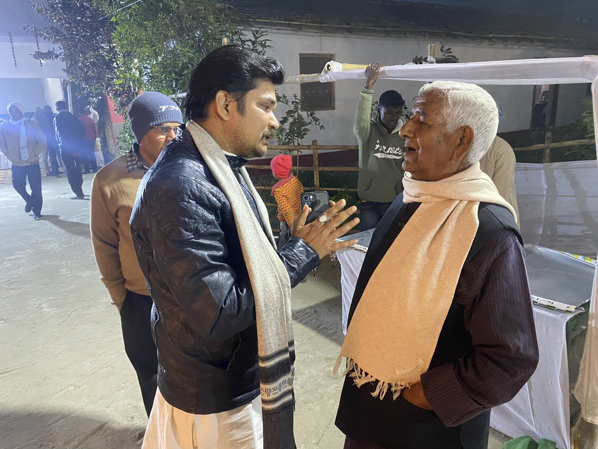 कुढ़नी विधानसभा क्षेत्र के बलौर,मुजफ्फरा कमतौल निवासी श्री संजीव कुमार,रवि भैया के माताजी के श्राद्ध कार्यक्रम में पहुंच कर श्रद्धांजलि अर्पित किया।