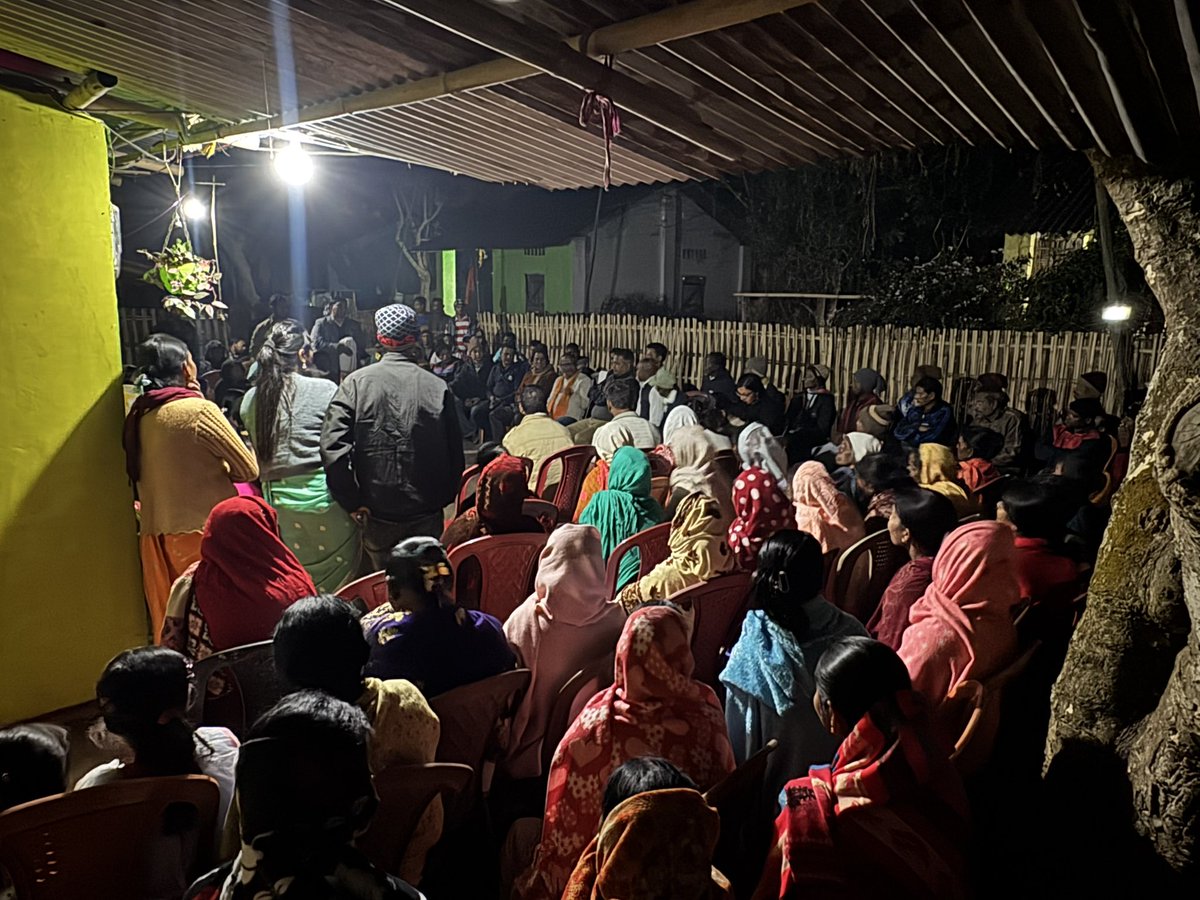 Mrinal_MLA's tweet photo. #8pm : #NightStay at Debaru Barik’s residence.
Spent the evening discussing local issues with the community and soaking in their stories. Listened to their concerns, shared perspectives, and gained new insights. Grateful for their hospitality and warmth.

Night fallen, and I'm now part of their locality, experiencing life as they do. Looking forward to a fresh perspective and new connections .

#CommunityFirst #LocalVoices