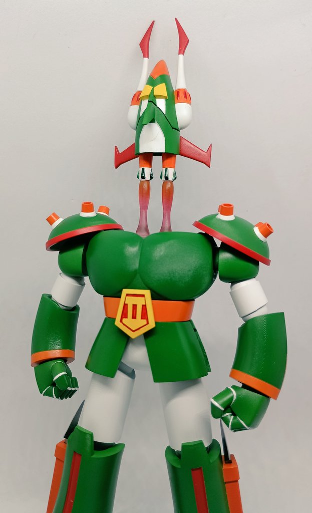 Mar49533765's tweet photo. #ワンフェス2026冬 で販売のブルシーザーとサンダイオーの共通仕様を紹介！
○頭部がフリーダムに変形（フリーダムⅡは差し替え変形）
○専用台座でディスプレイと合体シーンの再現可能
卓番号:3-20-04
ディーラー名:ももさる堂
武装については後日！
#ワンダーフェスティバル #マシーンブラスター https://t.co/5OICYoNmG7