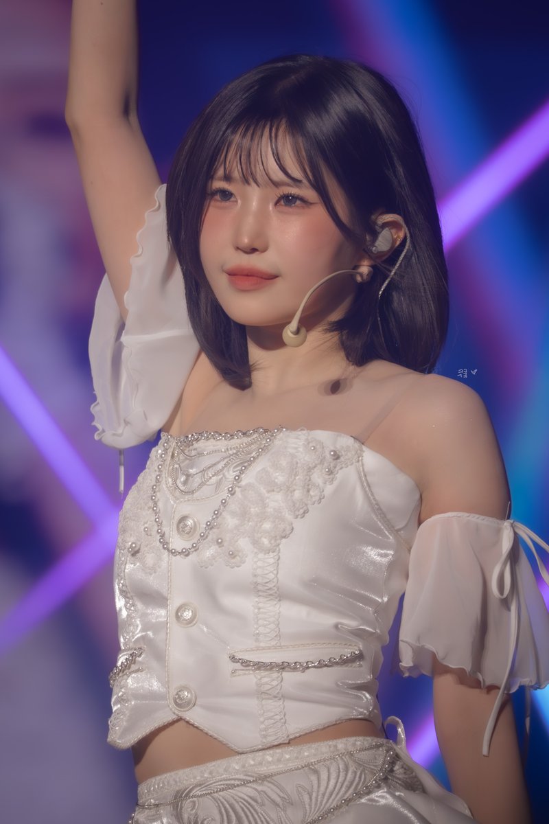 Kooo999koo's tweet photo. 260131     

🩷

#fromis_9 #프로미스나인 #송하영 https://t.co/jPMgrgTFo7