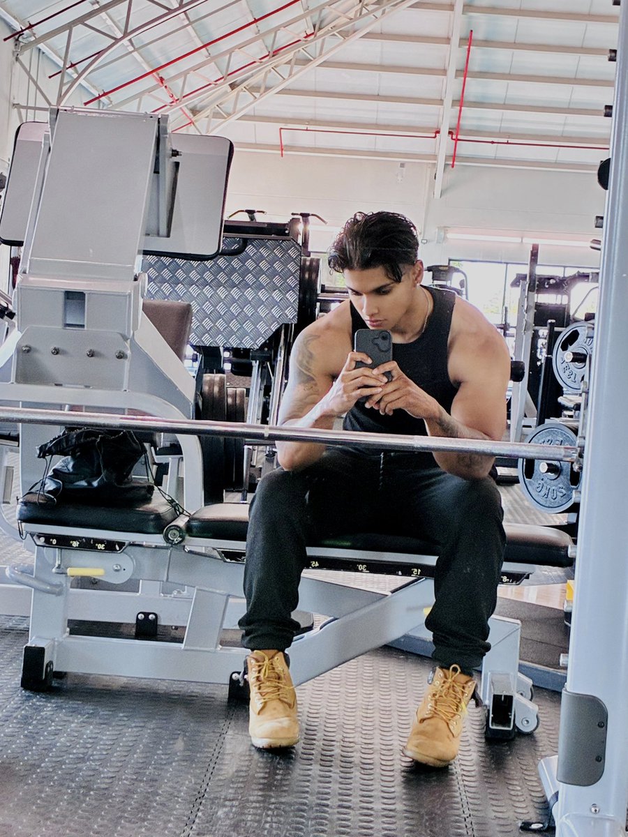 akilwolfpire tweet media