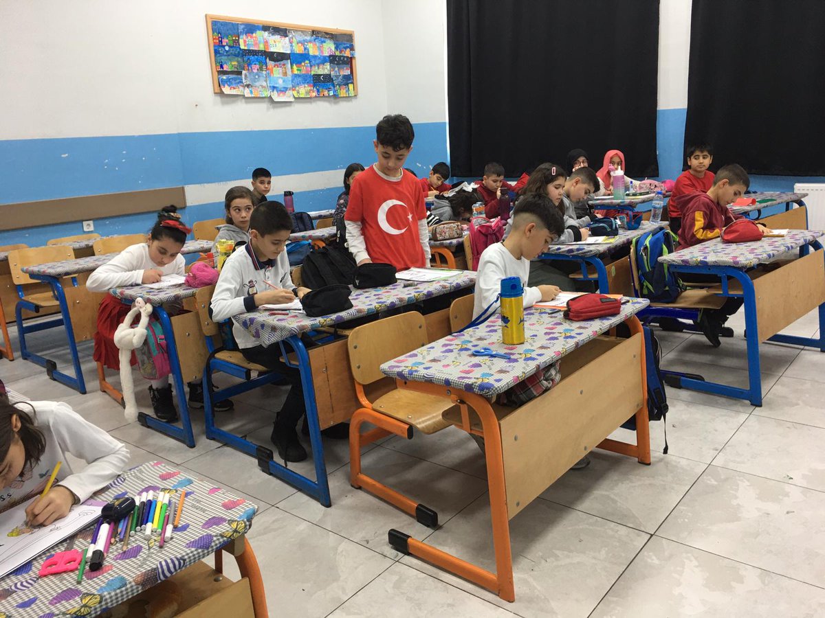 4/C sınıfımızın güzel yürekli öğrencilerine teşekkür ederiz...
Harikasın 👏👏👏👏
#bayrağım #bayrak #bayrakaşkı 
Sarsılmaz Yarınlar İçin...
#yaşayanokulgüneykenti̇lkokulu 
<a href="/elazig_valiligi/">T.C. Elazığ Valiliği</a> <a href="/tcmeb/">Millî Eğitim Bakanlığı</a> <a href="/elazigmem/">Elаzığ İl Мillî Eğitim Müdürlüğü</a>