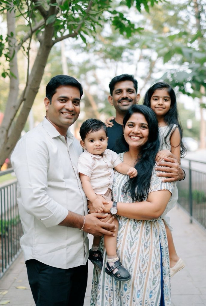 RamRshiv38's tweet image. OMG Y’ALL!!! 🚀💸 This crypto project is actually BULLISH AF like straight to the moon no cap 😭🔥💰 WHO’S HOPPING IN WITH ME?? VIEWS = VIBES LET’S GOOO 🗣️💥 #CryptoTok #ToTheMoon #SendIt