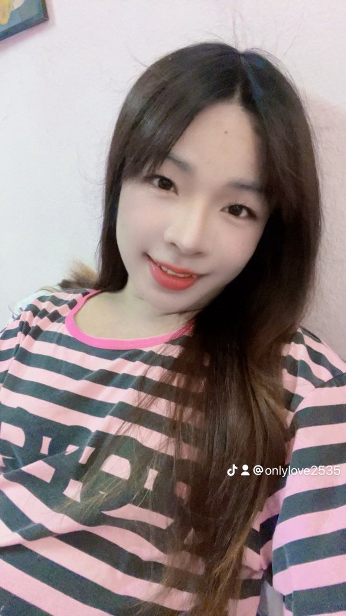 อรลี่ (สาวสอง) tweet media