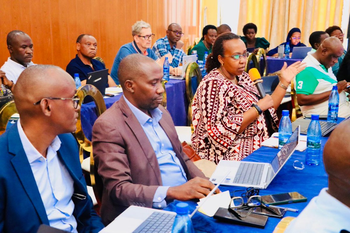 msp_burundi's tweet photo. A l’ordre du jour :
– Mise en œuvre des subventions en cours (#GC7 et #C19RM);
– Aperçu du processus de rédaction de la demande de #subvention au titre du #GC8;
– Présentation du plan de travail de l’#ICN pour l’exercice 2025-2026. https://t.co/SIgryTW7aJ