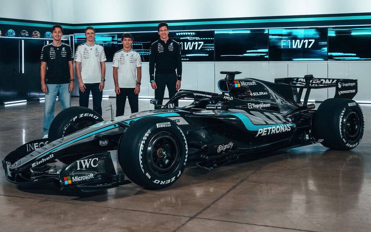 MercedesAMGF1's tweet photo. Ready for 2026 💪 https://t.co/eOHKW197n6