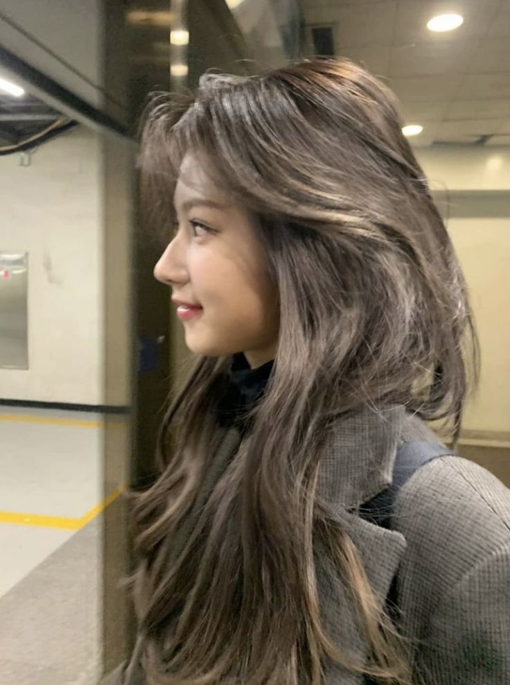 Tzuyuscentre's tweet image. And when I say Sana has the most insane side profile in k-pop, you know I'm speaking the truth.