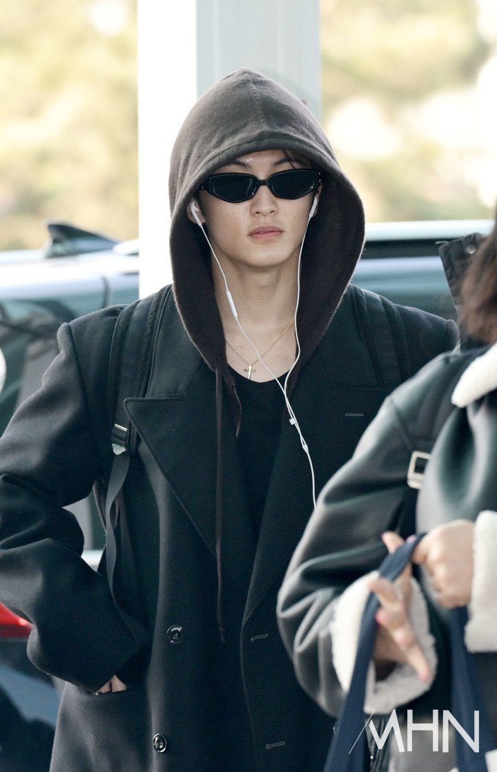 cry4lmk's tweet photo. mark lee... https://t.co/1NFdEFuFxc