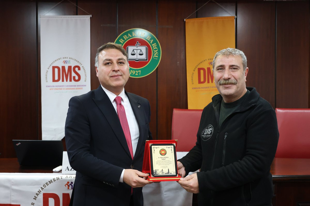 Baromuz Eğitim Merkezi ile Afet Yönetimi ve Dayanışma Derneği (DSM) iş birliğinde, "Afet ve Acil Durum Farkındalığı" konulu Meslek İçi Eğitimiz; Melek Demir, Abbas Azizoğlu ve İbrahim Hakkı Bilici’nin sunumlarıyla gerçekleştirildi.

Katkılarından dolayı, Melek Demir, Abbas