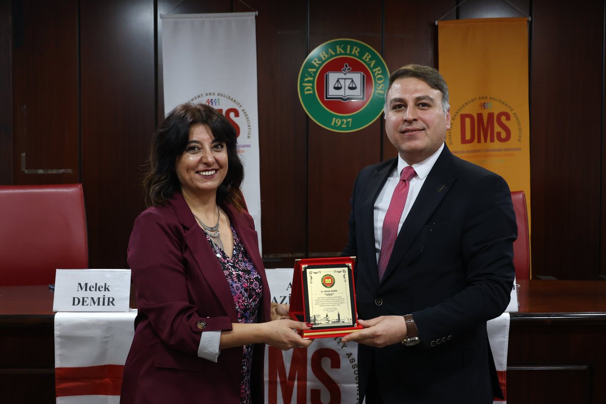 Diyarbakirbaro's tweet photo. Baromuz Eğitim Merkezi ile Afet Yönetimi ve Dayanışma Derneği (DSM) iş birliğinde, "Afet ve Acil Durum Farkındalığı" konulu Meslek İçi Eğitimiz; Melek Demir, Abbas Azizoğlu ve İbrahim Hakkı Bilici’nin sunumlarıyla gerçekleştirildi.

Katkılarından dolayı, Melek Demir, Abbas Azizoğlu ve İbrahim Hakkı Bilici’ye teşekkür ederiz.