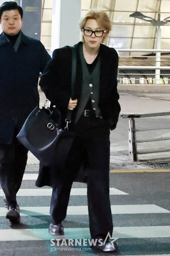 🌟260202 BTS 지민
📸 Photographed by 스타뉴스
#BTS #방탄소년단 #JIMIN #지민 #ジミン
#출국 #Departure #出国
#인천국제공항 #IncheonInternationalAirport #仁川国際空港
#공항패션