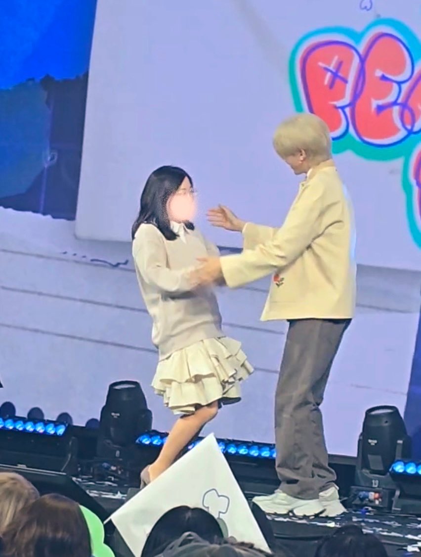 mami09807998's tweet image. Which one is more flexible, Peat or mami？☺️

photo by chinatsu💙
#PEATCHYDAY #Peatwasu #CaptainPeat