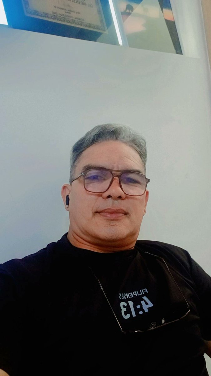 Me curé del síndrome de salvavidas; pueden ahogarse todos si quieren.
Eduardo®™
Filipenses 4:13