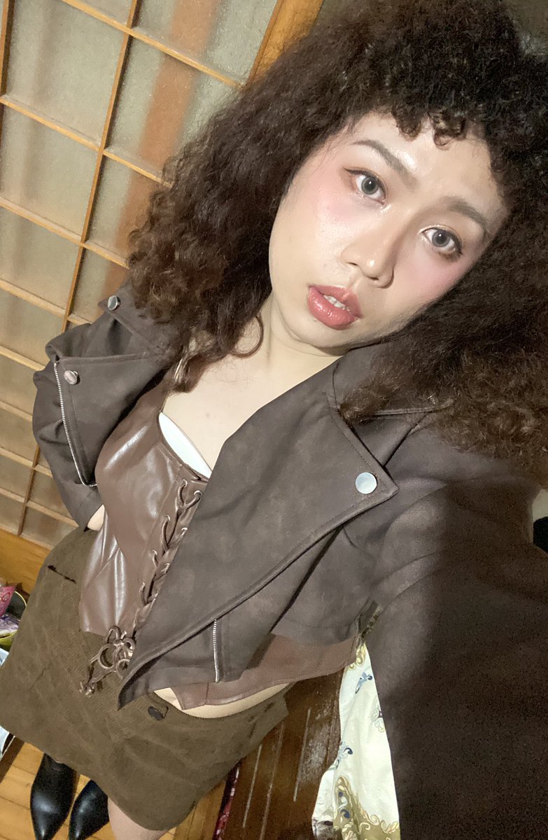 Rose19970317's tweet photo. 燙完頭髮後好喜歡新的樣子哦～ https://t.co/91M583o3nF