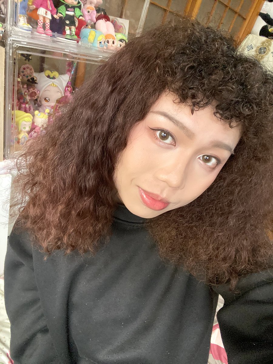 Rose19970317's tweet photo. 燙完頭髮後好喜歡新的樣子哦～ https://t.co/91M583o3nF
