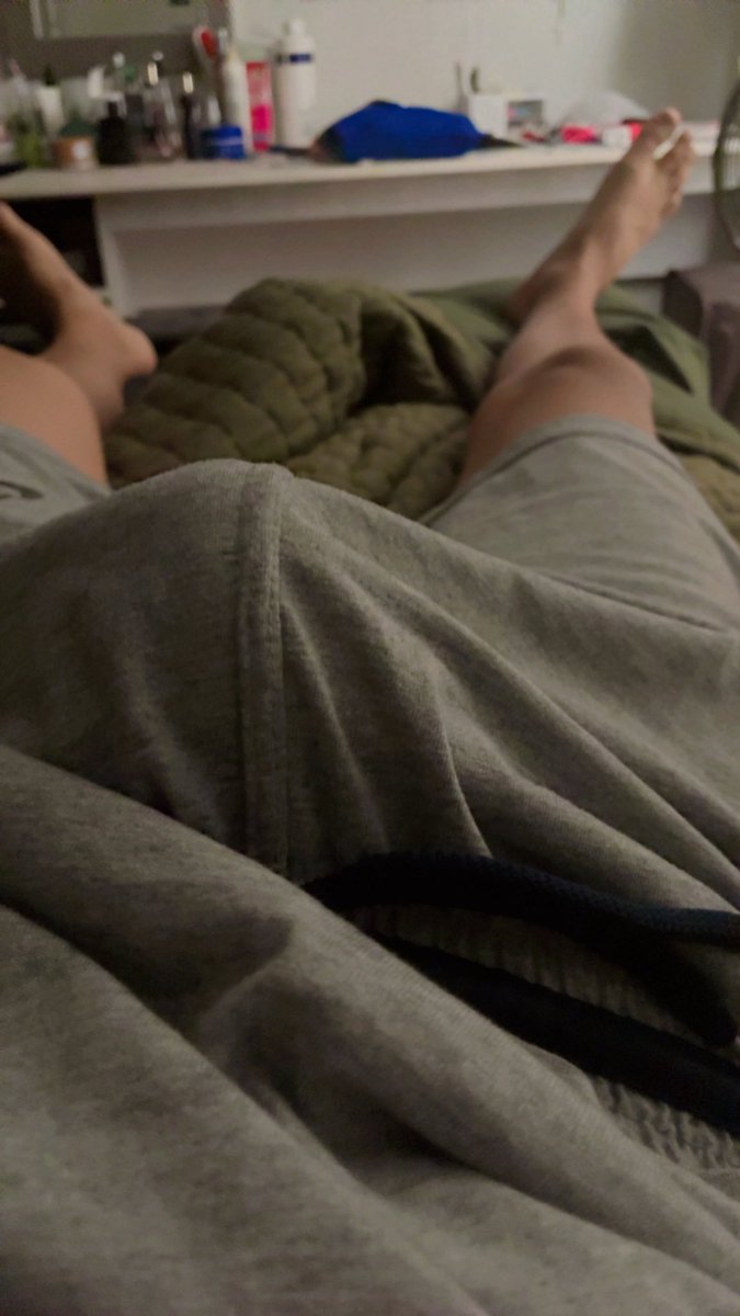 Maxizmilliam's tweet photo. Quien me lo saca y 🍆💦 https://t.co/S7PHTL0Rv0