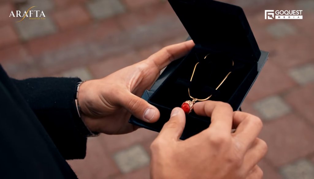 Ohh this necklace of the bts😙 with a ring too it's coming😭❤
#Arafta