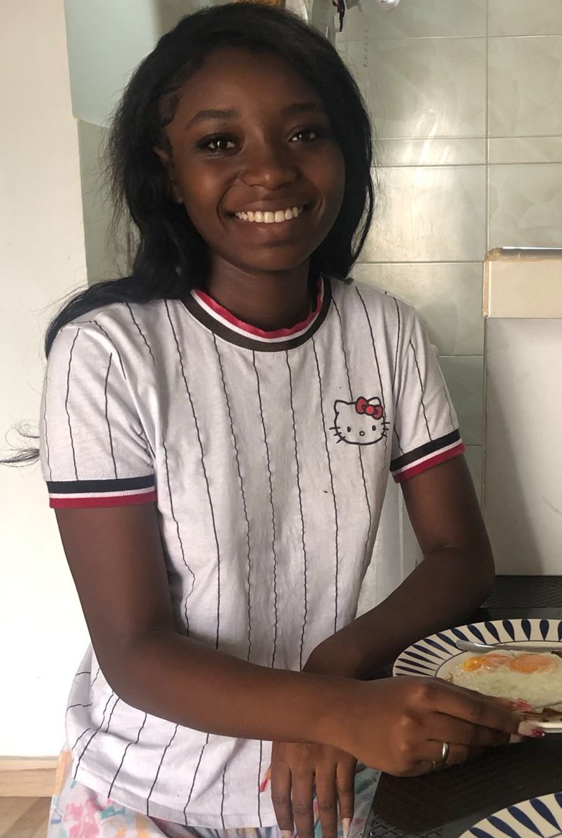 Por favor pido que me ayuden a difundir.
Maira Alejandra Escarpetta de 17 años, está desaparecida en Cali desde el miércoles 28 de enero.

Salió de su casa en el sector de El Poblado 2, a las 11 de la mañana, en compañía de una amiga de su misma edad quien también está