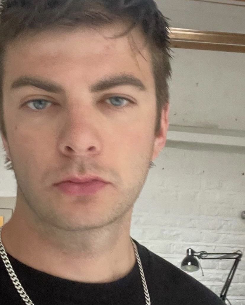 inmys1eep's tweet image. collecting them as football stickers