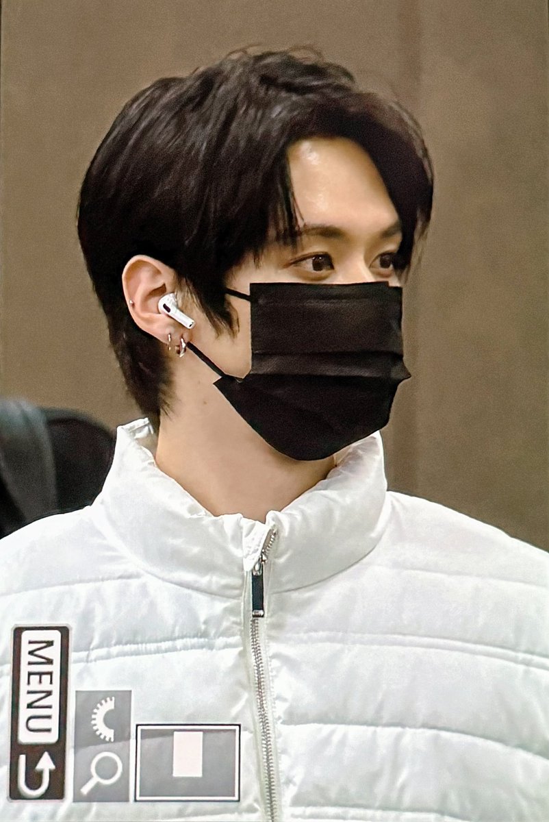 진짜 빙상쪽 국대같네 아니면 펜싱쪽
관상에 운동 ㅈㄴ 있어