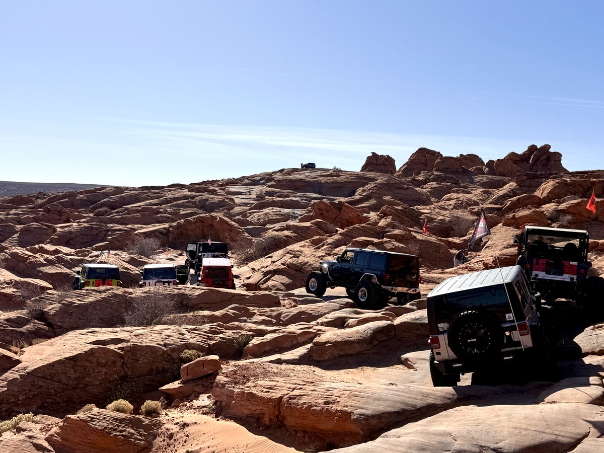 rachelaziani's tweet image. Jeeps and nature...two things I ❤️ 
#JeepLife #NatureLover #HappyPlace  
Have a great day everyone! 😘💋#Monday