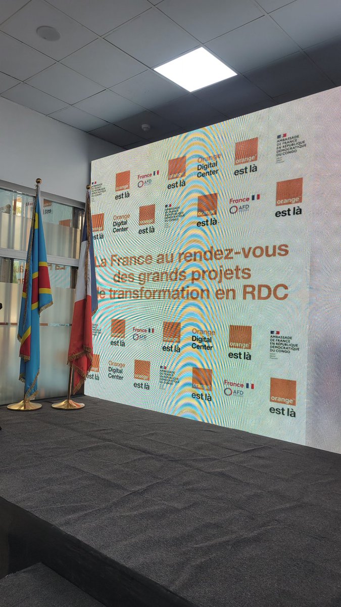 CleverMenji's tweet photo. Honoré d’avoir présenté notre entreprise Special à Mme Éléonore Caroit, Ministre déléguée chargée de la Francophonie, des Partenariats internationaux et des Français de l'étranger, grâce au biais d’Orange Digital Center, notre partenaire qui accompagne notre entreprise depuis 4 ans déjà.

​Lors de sa visite à l'Orange Digital Center pour « La France au rendez-vous des grands projets de transformation en RDC », nous avons pu exposer notre entreprise et les projets de transformation que nous portons en RDC, Genesis. 

Ce fut une opportunité précieuse pour échanger sur des futures opportunités de contrats et de partenariats stratégiques pour le développement de nos activités.

 @CaroitEleonore @PNUDRDC 
@Elysee @EmmanuelMacron

#RDC #Kinshasa #Félix #France 
#Macron